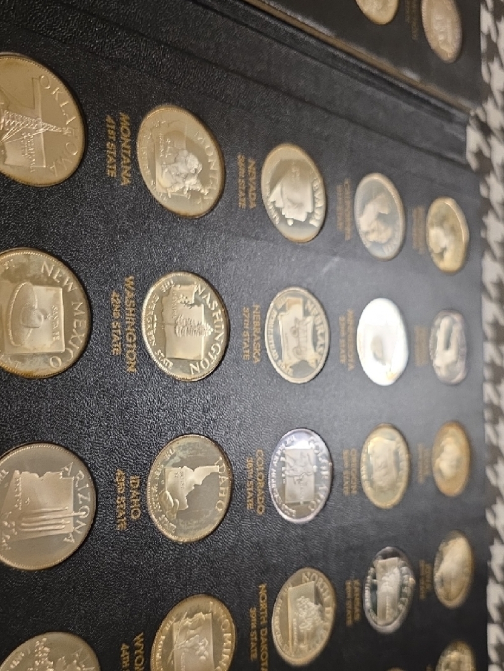 Franklin Mint Black and Gold 'States of the Union Series' Presentation Case - Picture 4 of 13